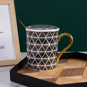 Златна Керамични Пътна Кафеена чаша Висок клас в Британския Стил, Лека Луксозна Персонализирана чаша за вода, чаши за Кафе и чаши с мляко за закуска