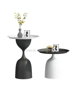 Креативен маса в скандинавски стил, Модерен минималистичен интериор хол, Малка кръгла масичка, Диван от ковано желязо, Малка масичка отстрани