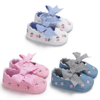 Модни обувки на принцесата с бродерия във формата на цвете за малки момичета, голям лък, мека кърпа