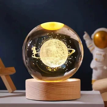 Настолна мебели с хрустальным топка BANSY TIME Starry Astronaut, Акумулаторна Нощна нощна лампа, Подарък стъклена топка-лека нощ
